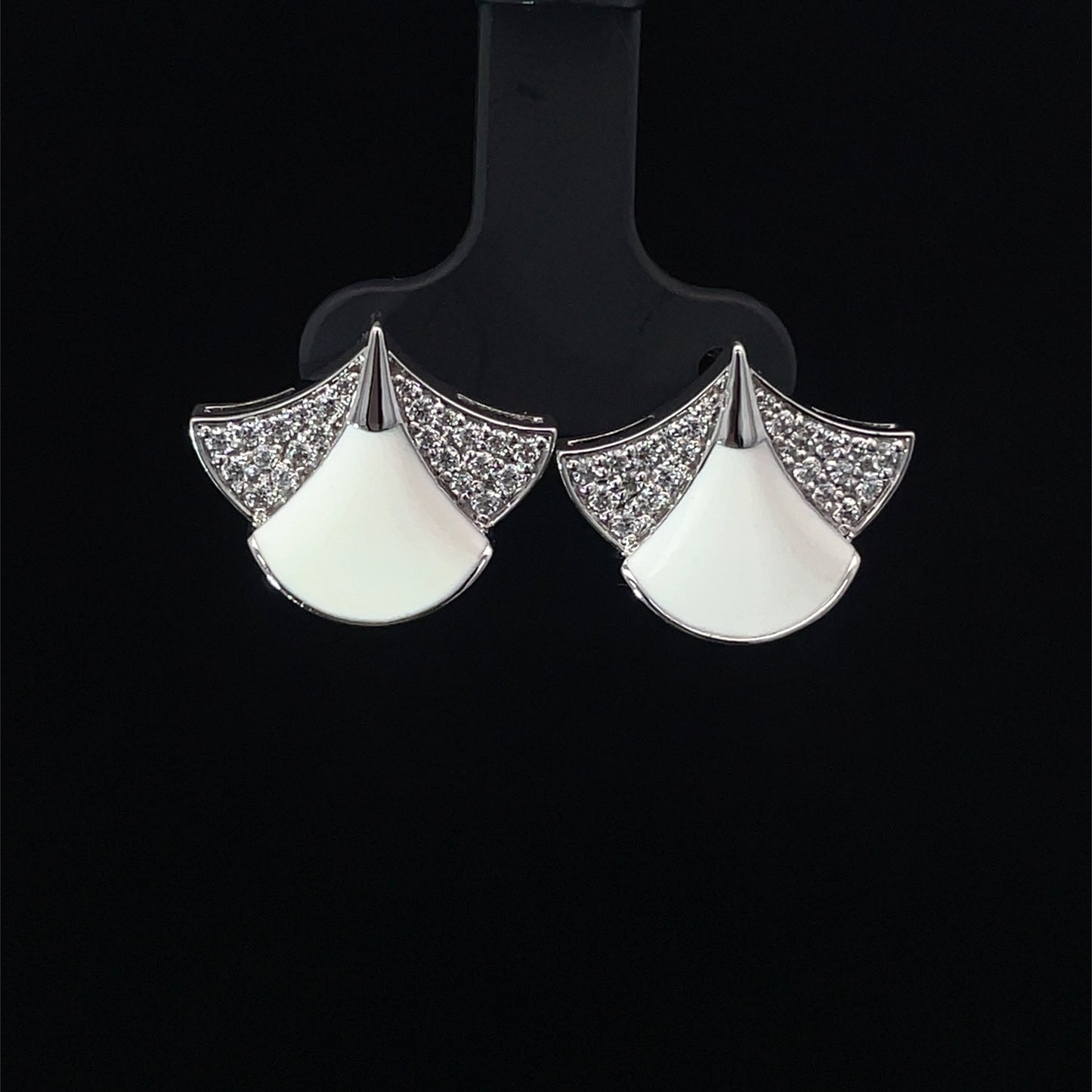 DIVA PETAL SILVER STUDS