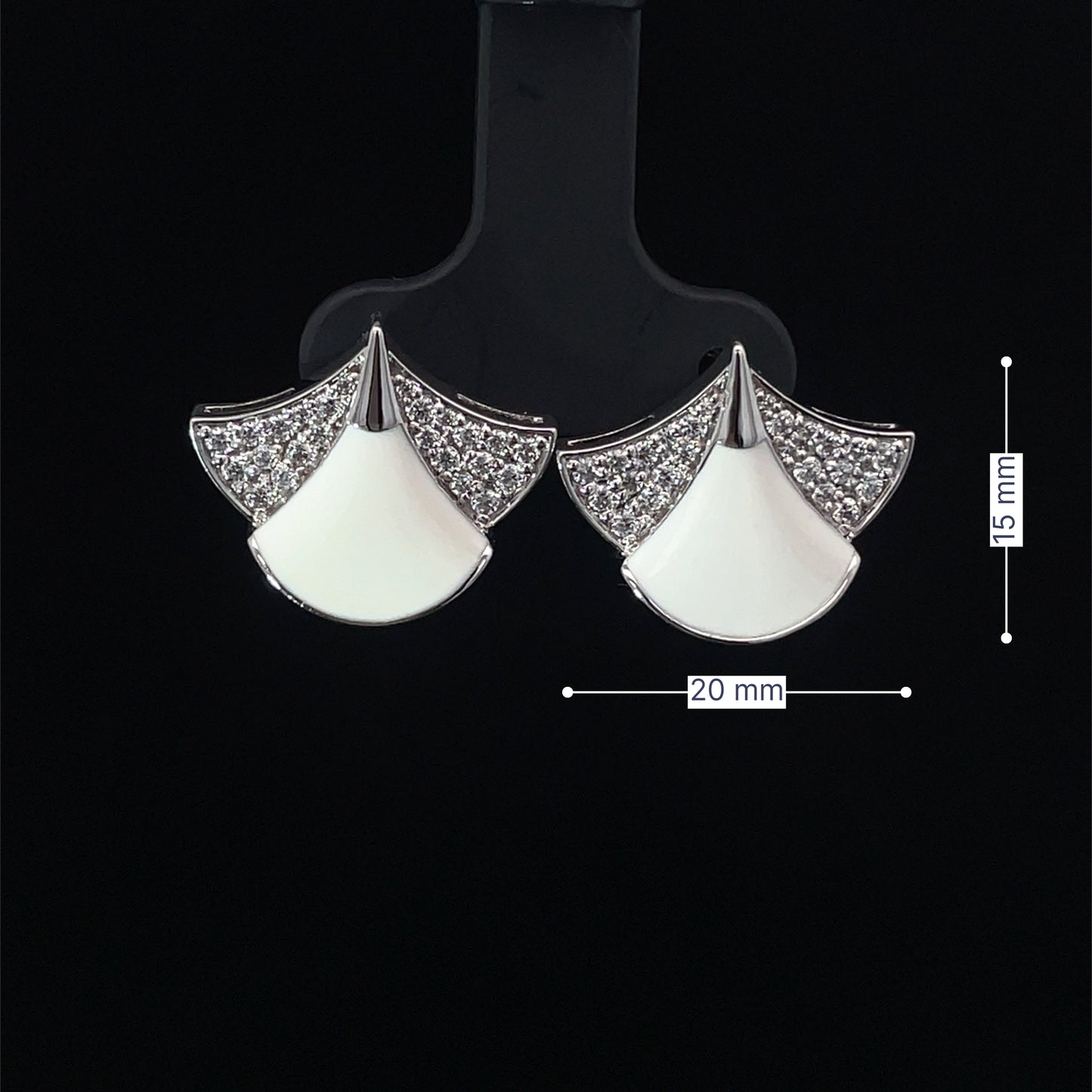 DIVA PETAL SILVER STUDS
