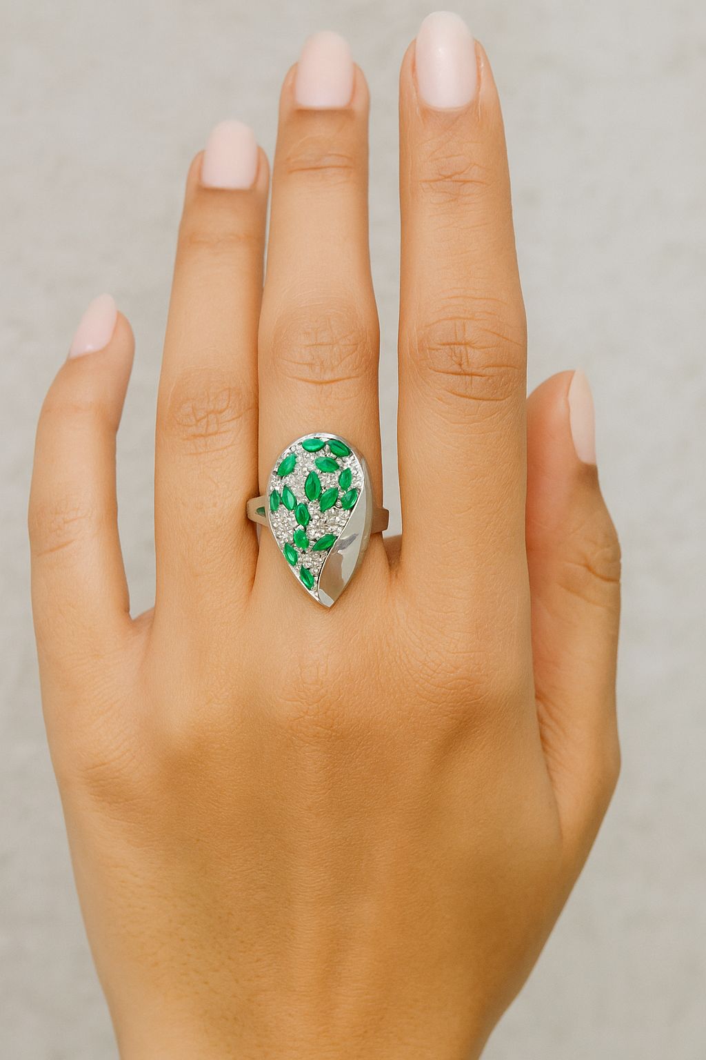 TEARLEAF EMERALD SILVER RING