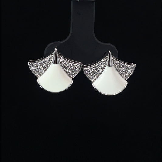 DIVA PETAL SILVER STUDS