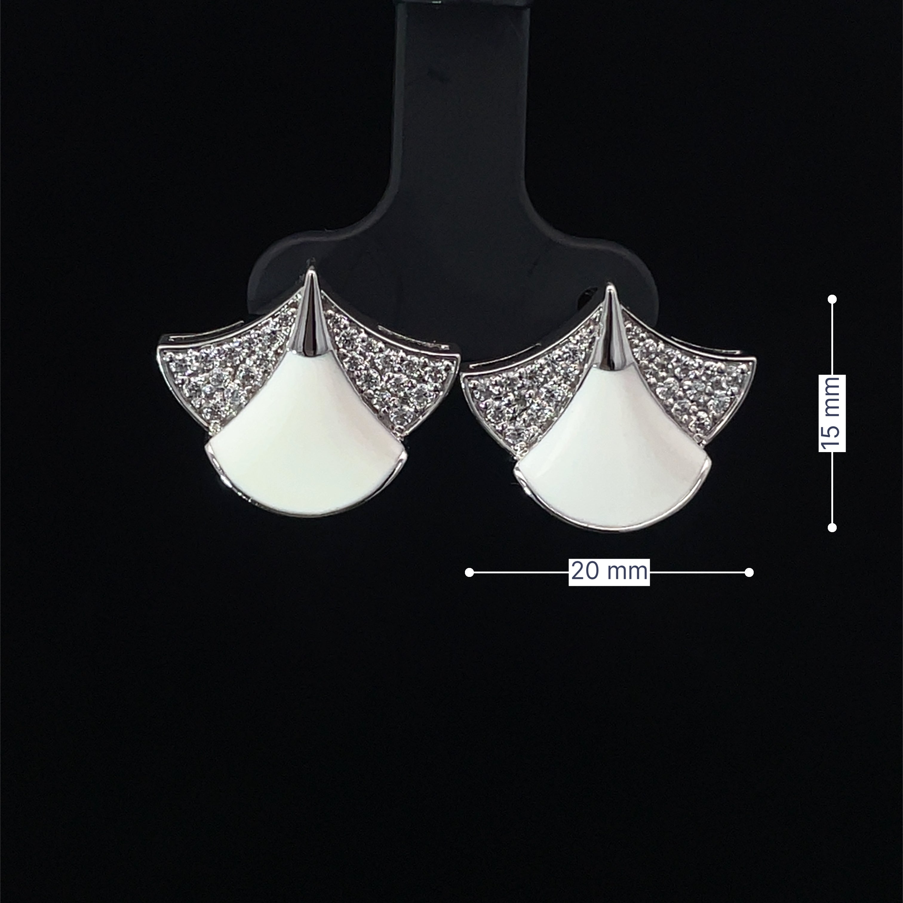 DIVA PETAL SILVER STUDS