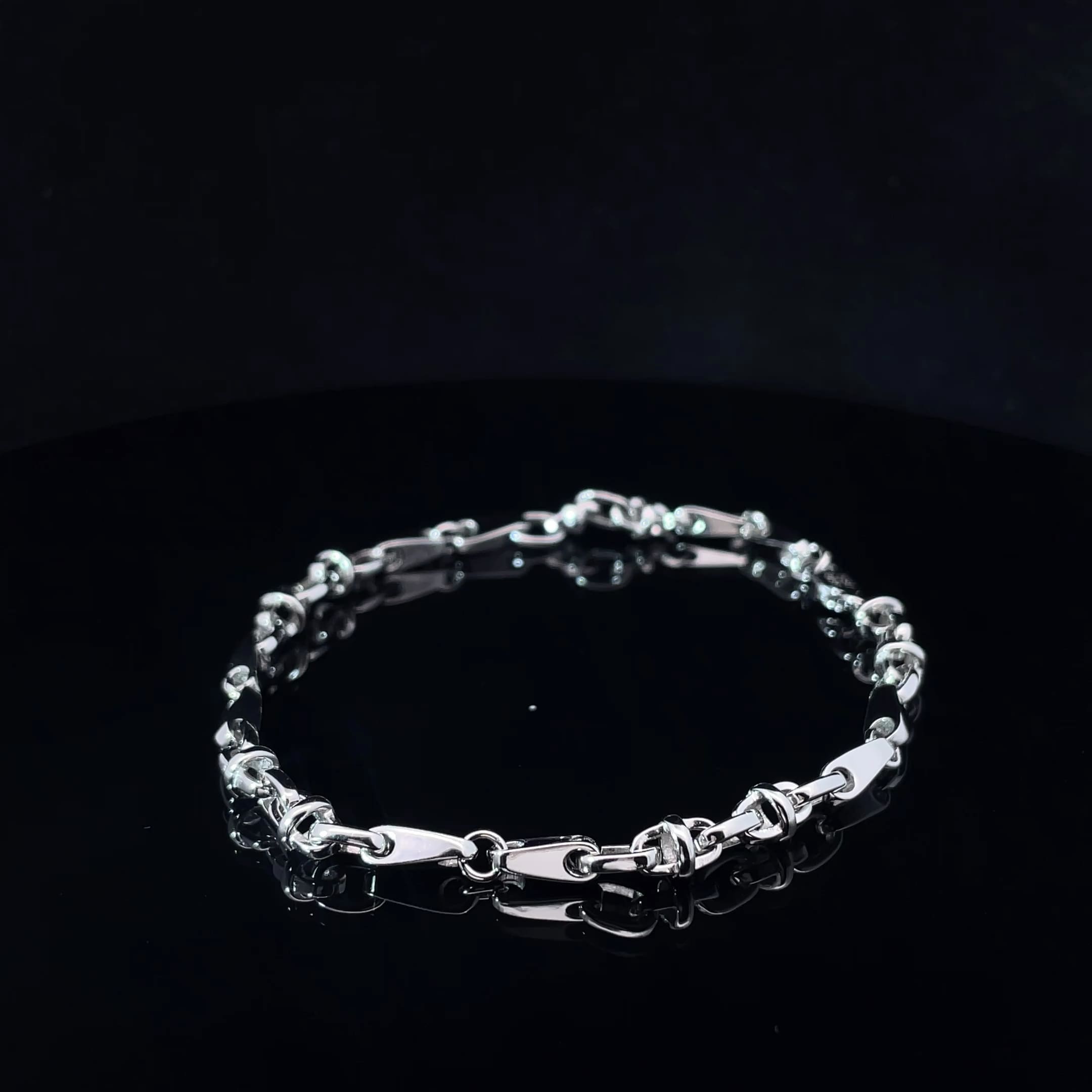 SILVER ROGUE BRACELET