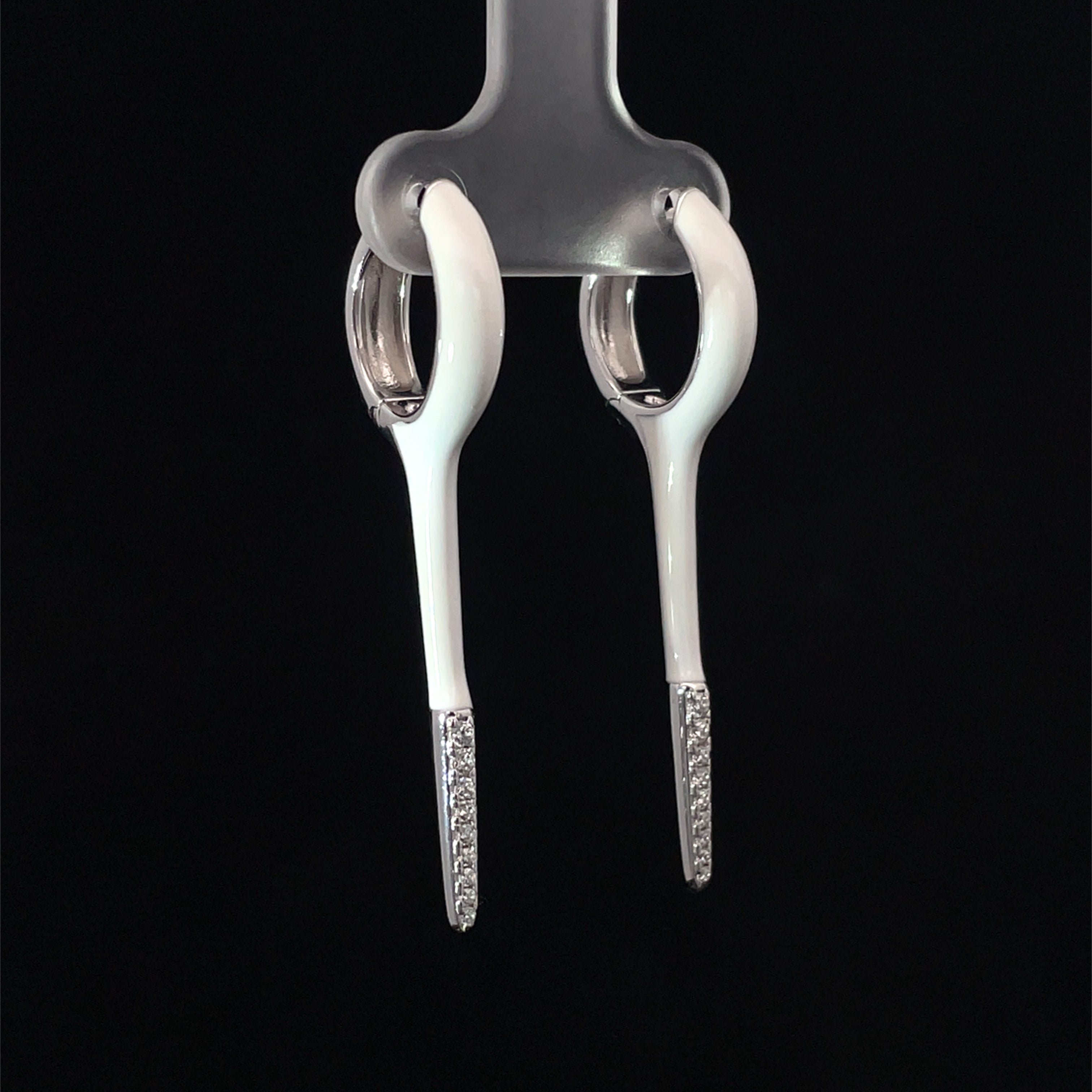 WHITE SILVER GLIDE EARRINGS