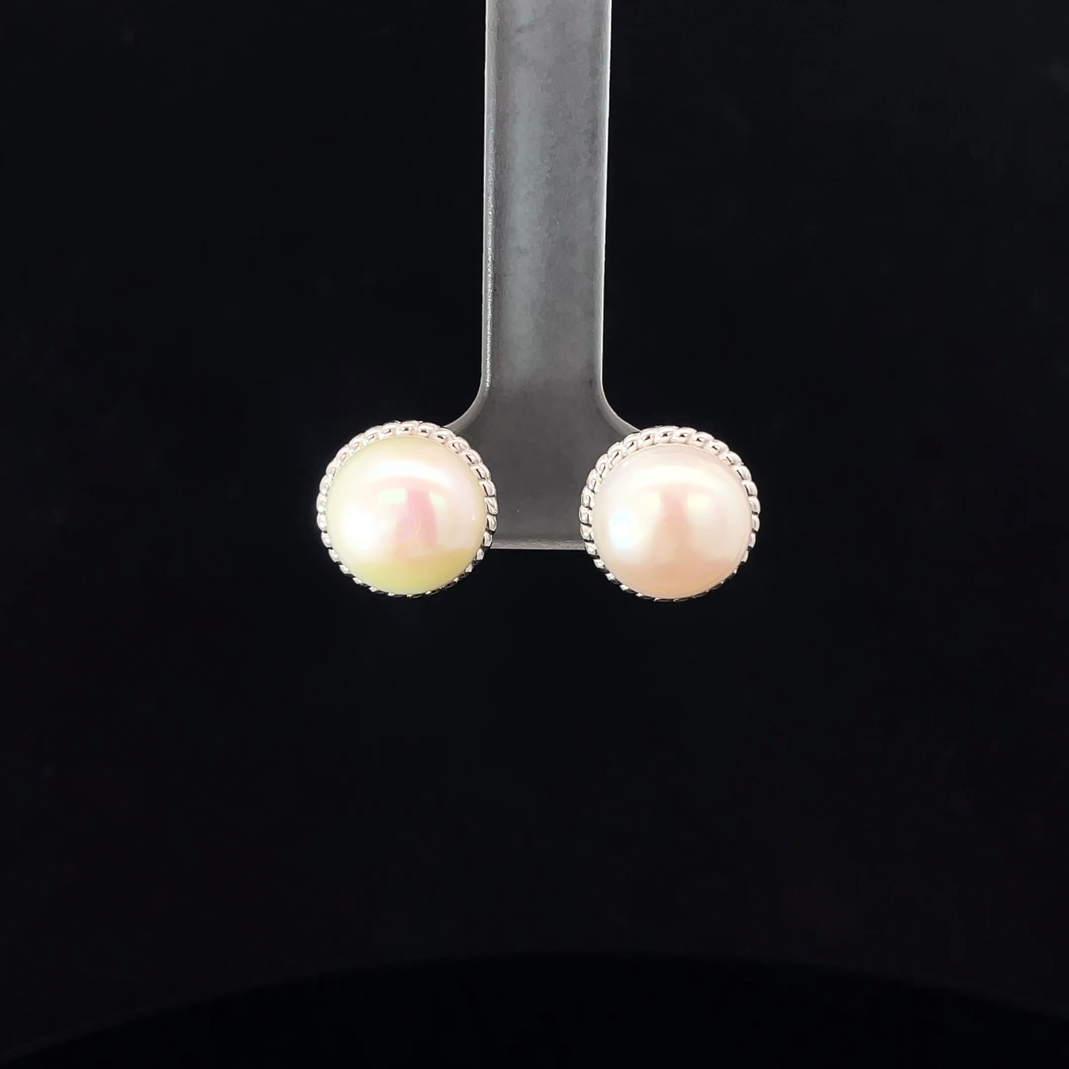 SILVER WHITE CLASSIC STUDS