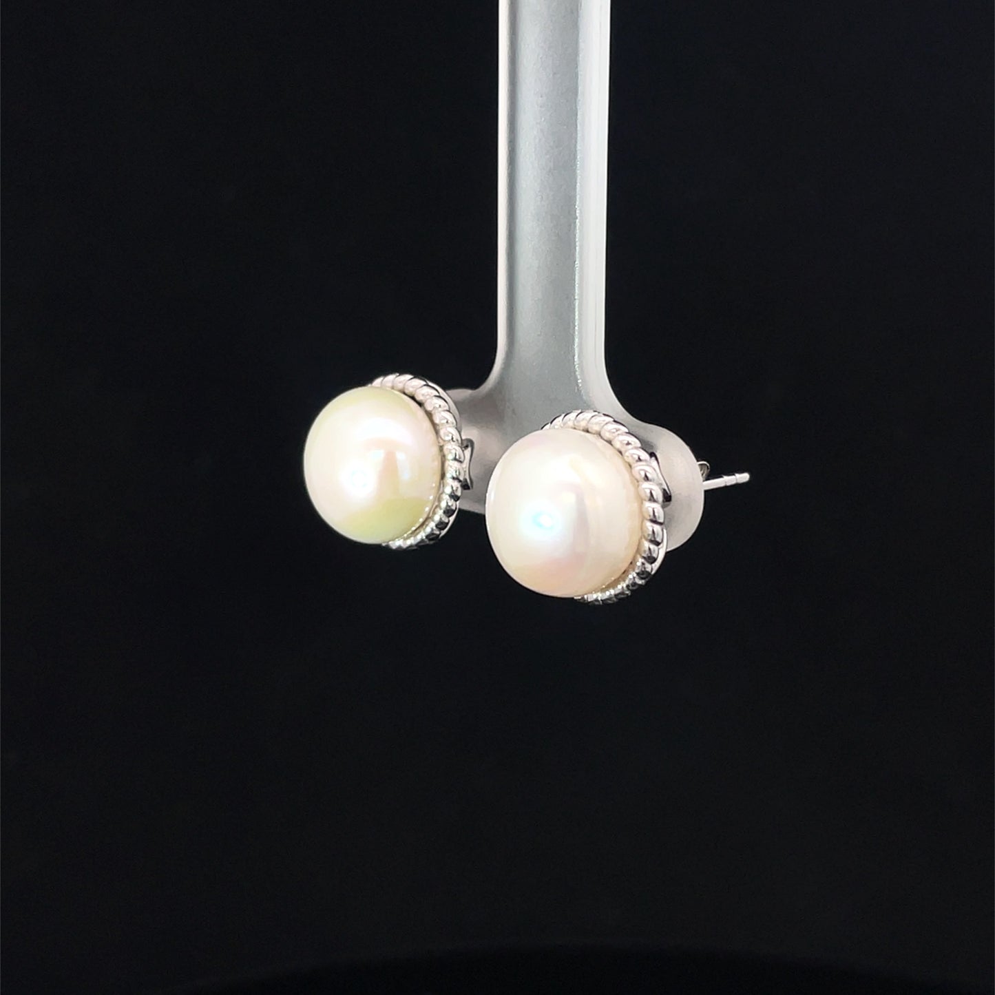 SILVER WHITE CLASSIC STUDS
