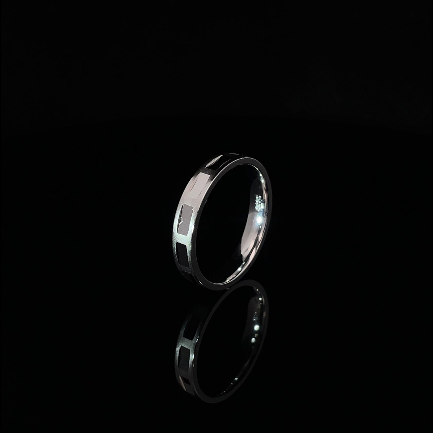 GEOMETRIC STERLING SILVER BAND RING