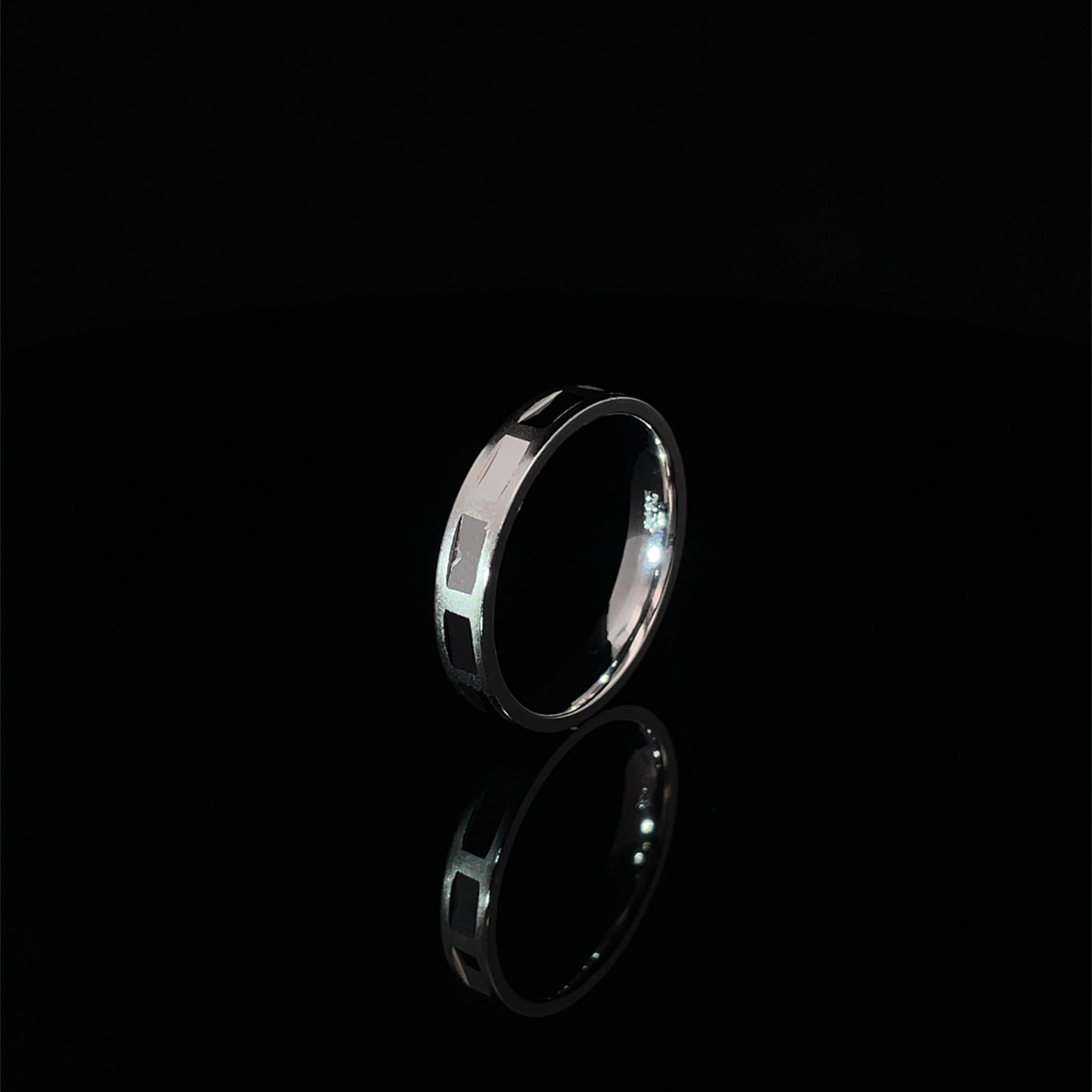 GEOMETRIC STERLING SILVER BAND RING