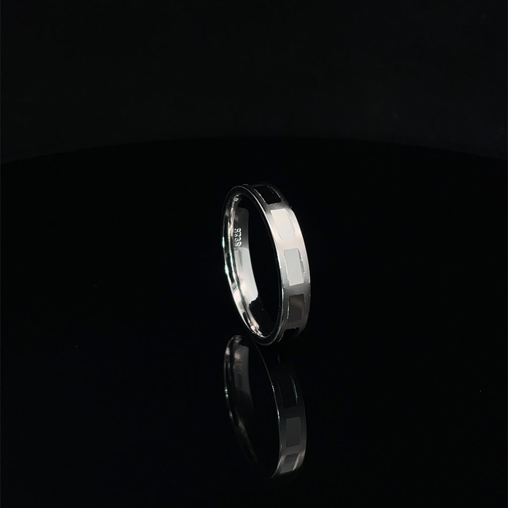 GEOMETRIC STERLING SILVER BAND RING