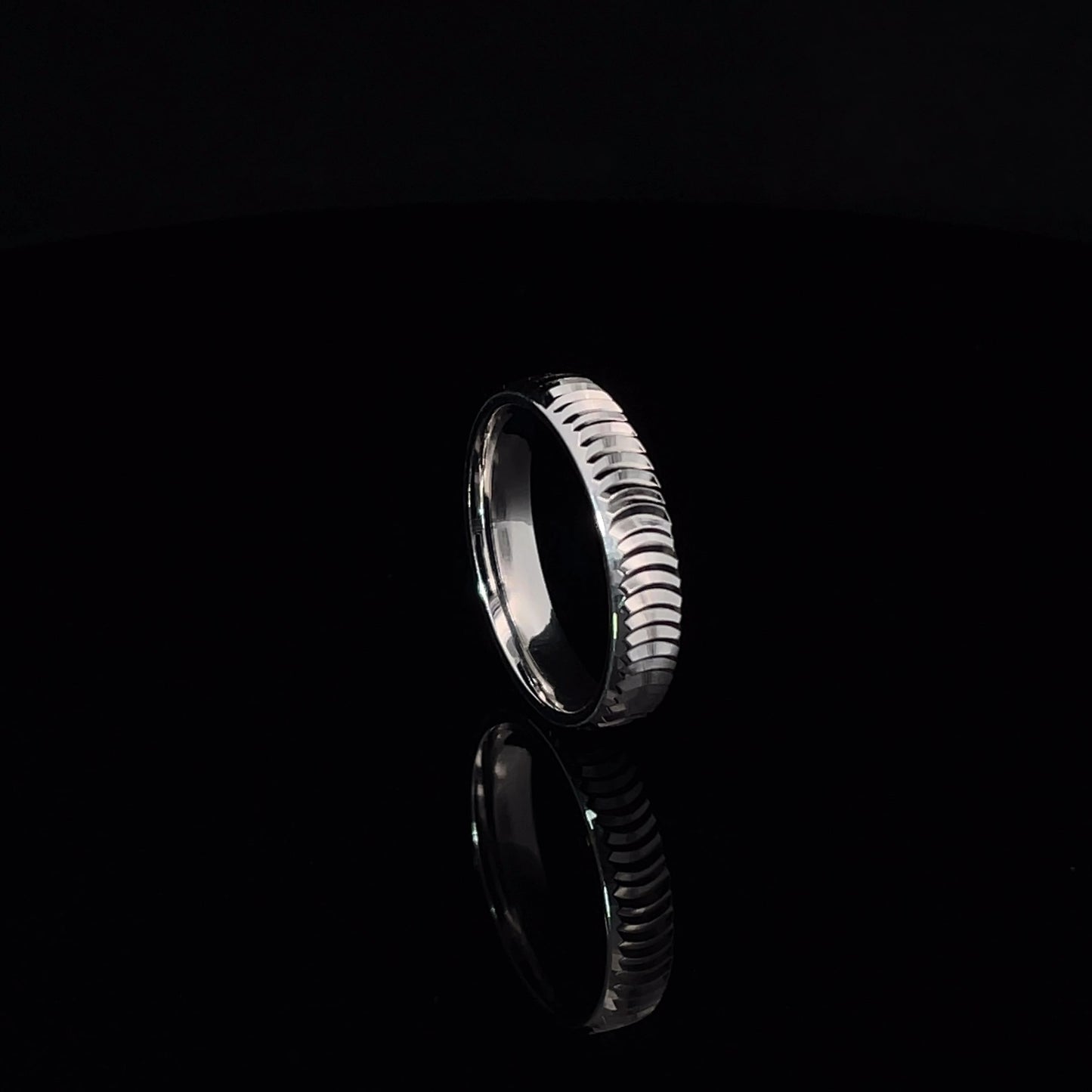 GROOVED SILVER BAND
