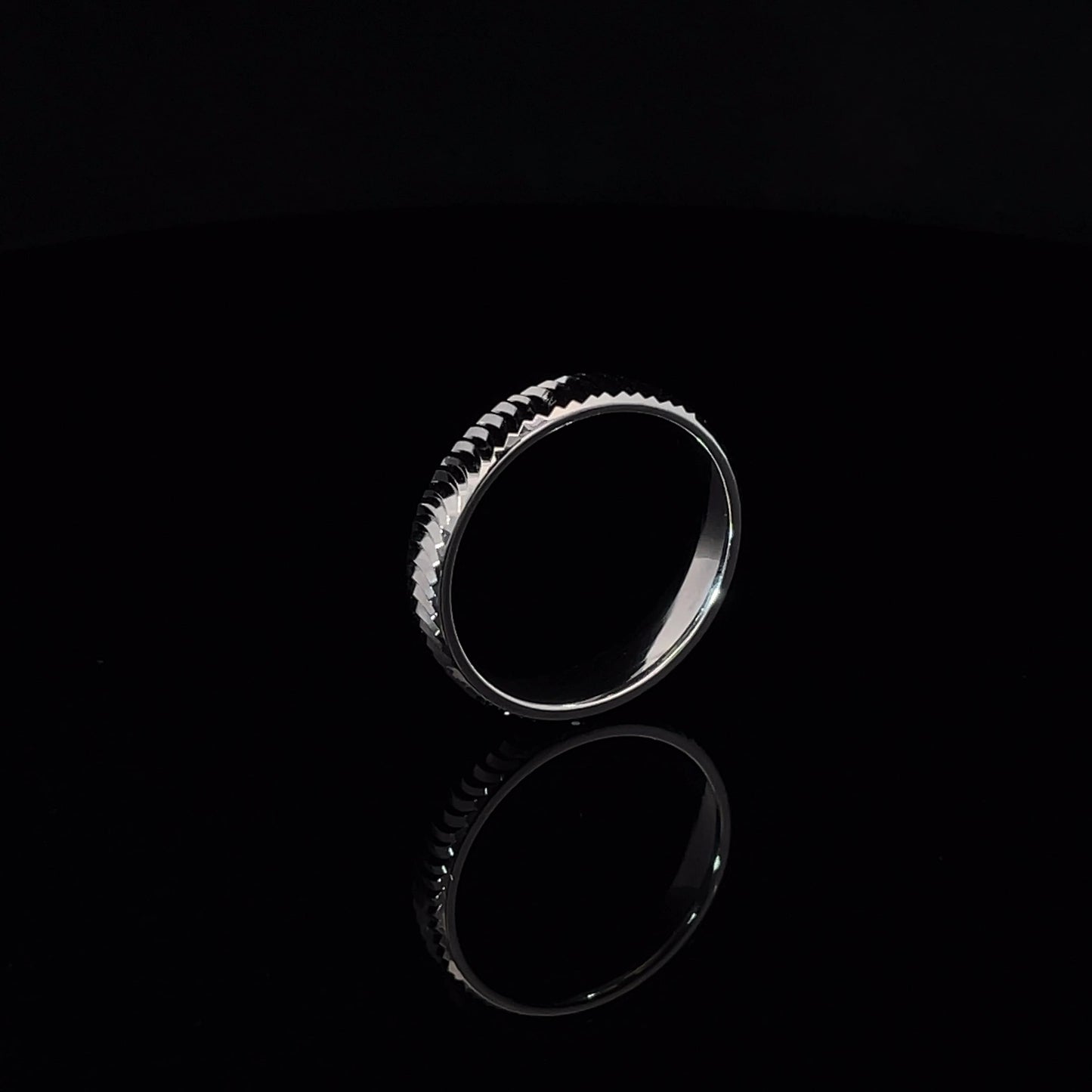 GROOVED SILVER BAND
