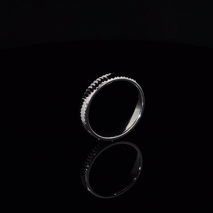 GROOVED SILVER BAND