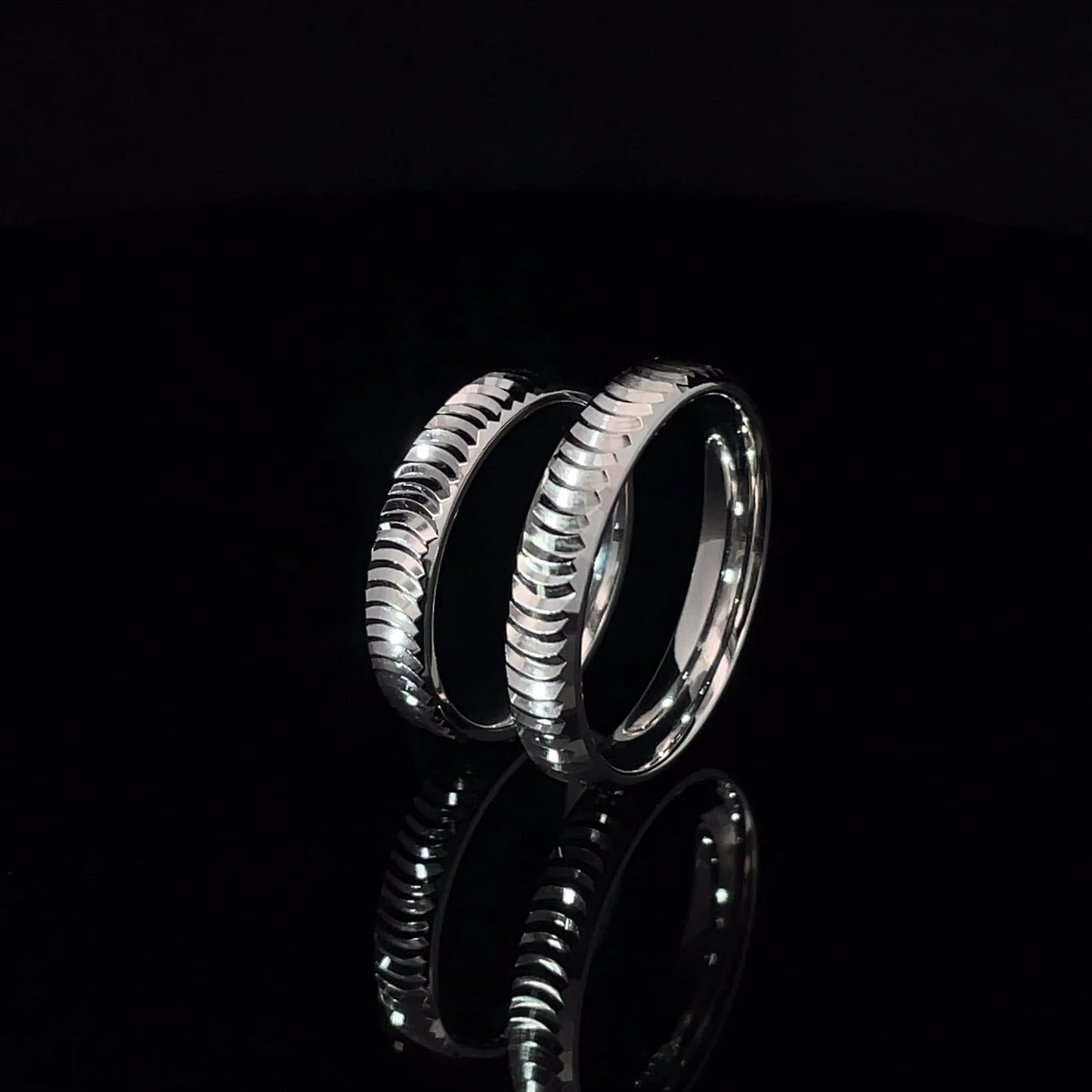GROOVED SILVER COUPLE BAND