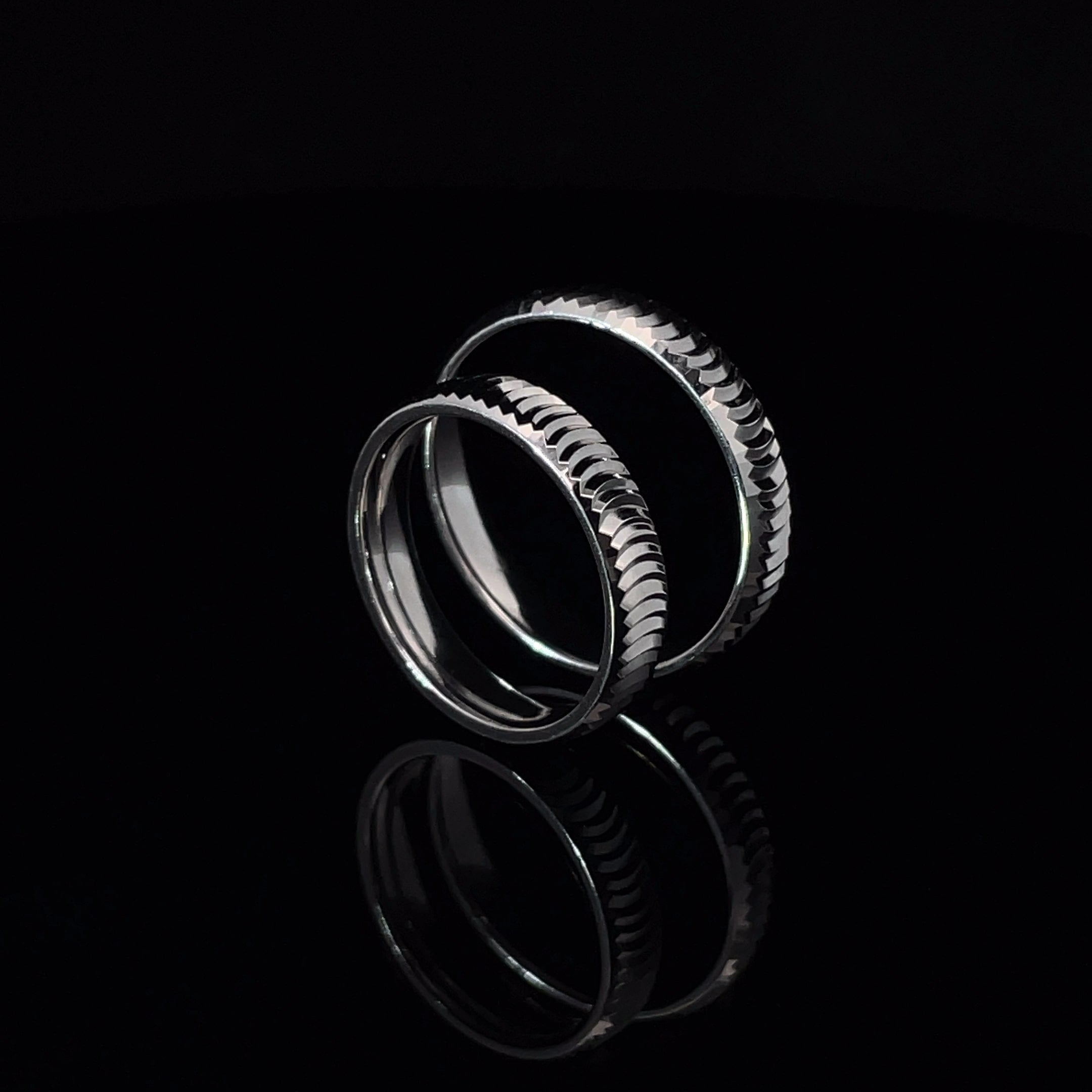 GROOVED SILVER COUPLE BAND