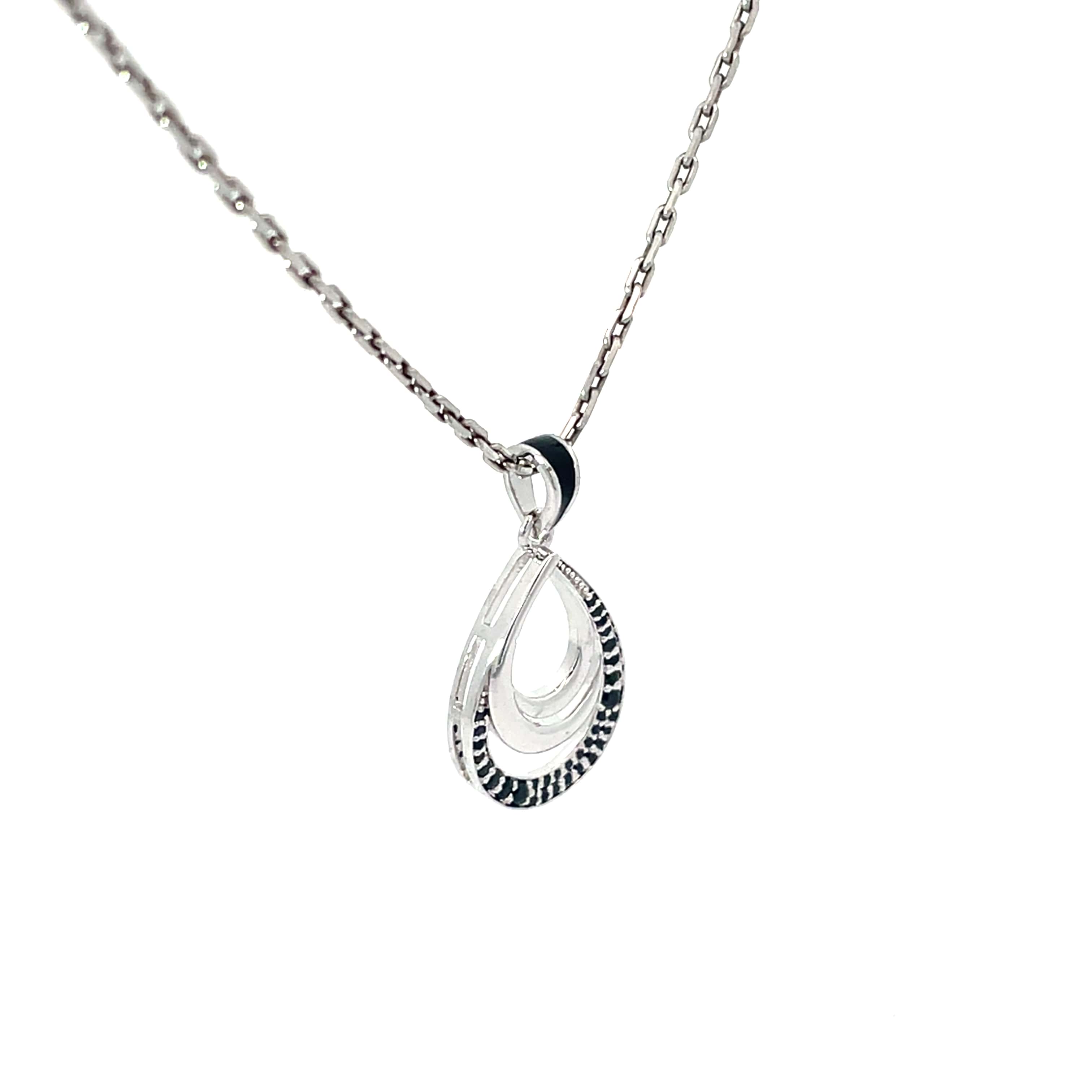 DUSK TEARDROP SILVER PENDANT CHAIN