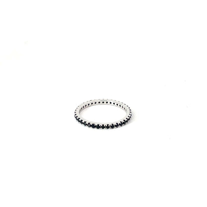 DAINTY BLACK STONE SILVER BAND