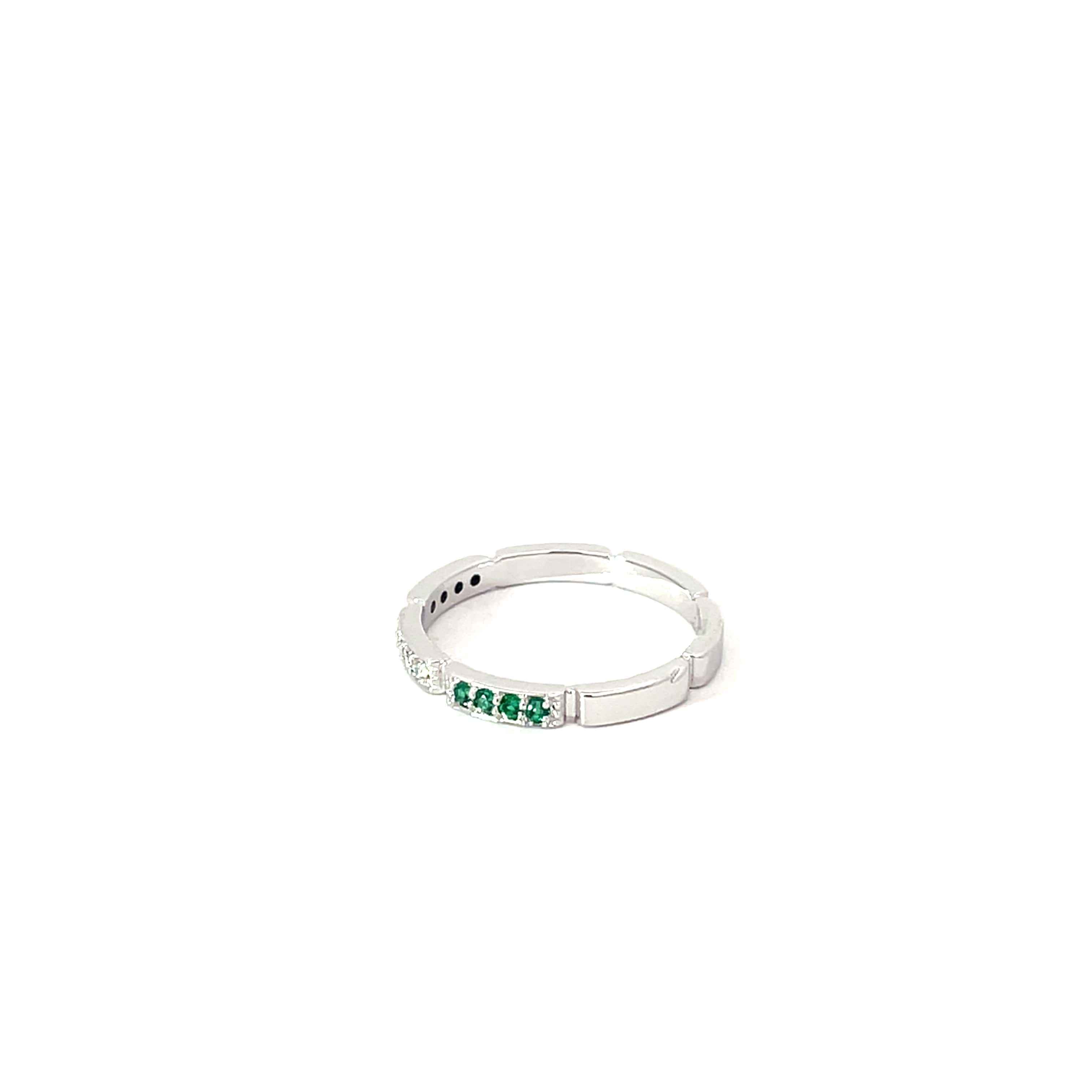 TRINITY GEM SILVER BAND