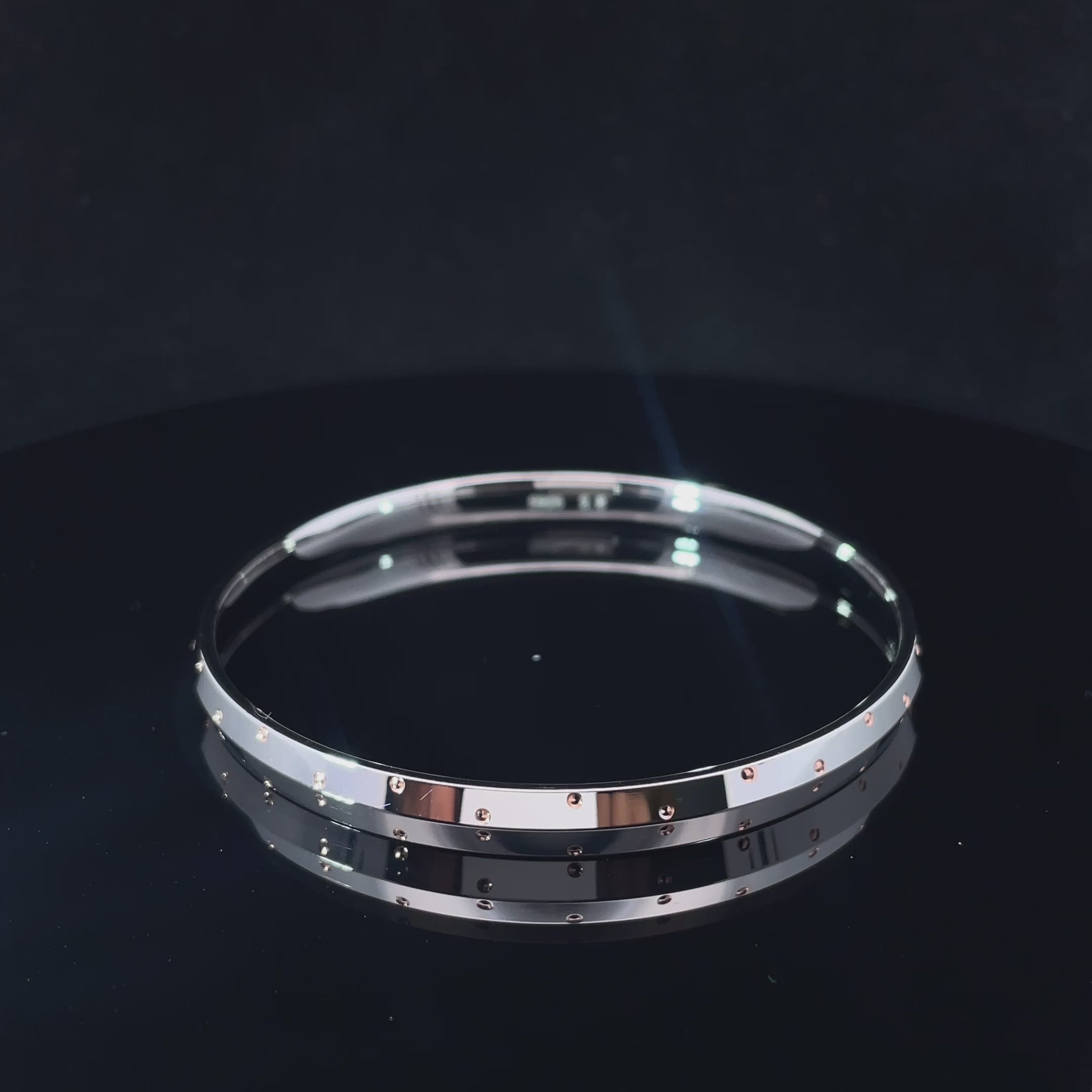 SILVER RIVET BRACELET