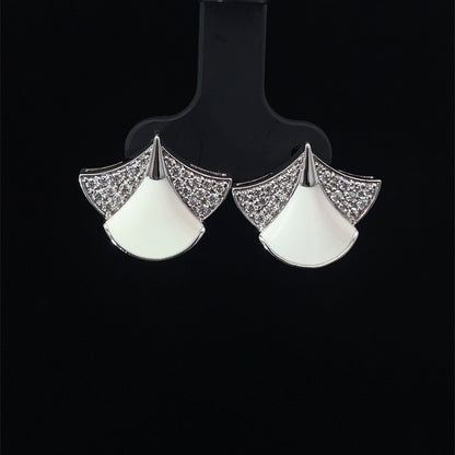 DIVA PETAL SILVER STUDS