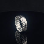 VICTOR’S WREATH BAND RING