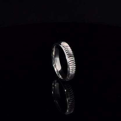 GROOVED SILVER BAND